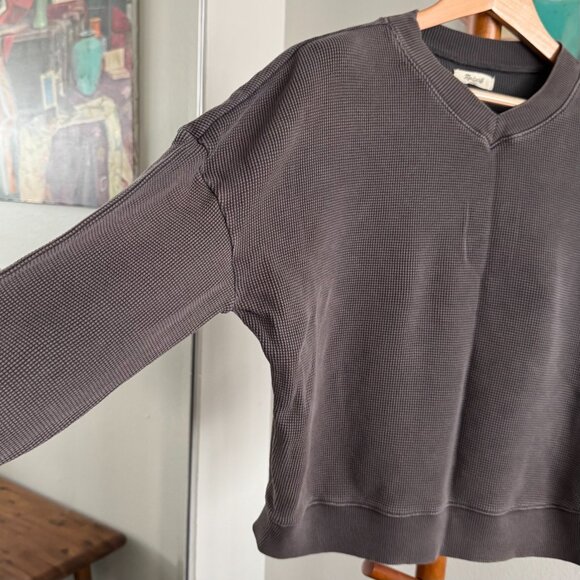 Madewell - Waffle Knit Boxy Sweatshirt Tee in Black Coal - Picture 4 of 11